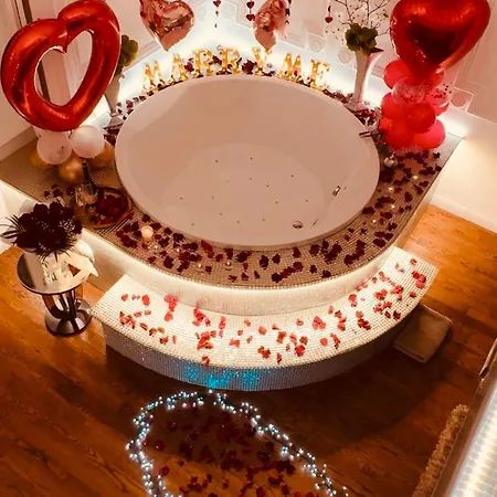 דירה Jacuzzi Loft *