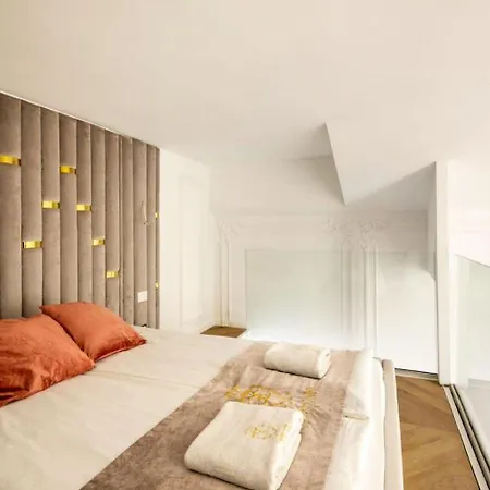 Jacuzzi Loft *