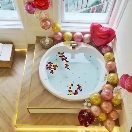 Jacuzzi Loft * Budapeste