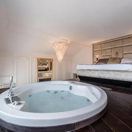 Jacuzzi Loft *