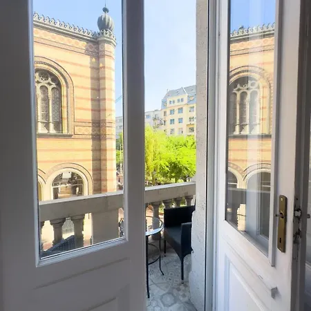 Apartment Jacuzzi Loft Budapest