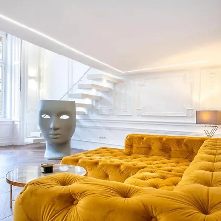 Jacuzzi Loft Apartment *