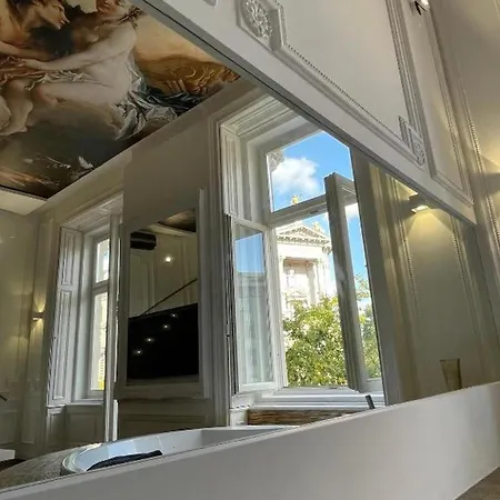 Apartment Jacuzzi Loft Budapest